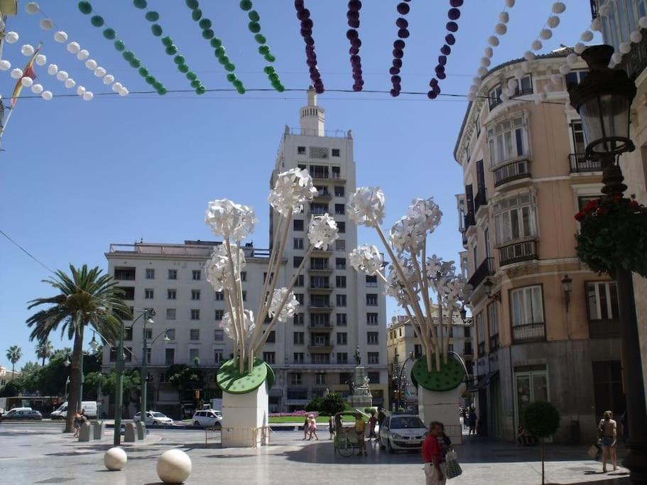 Views In Calm City Center Μάλαγα Εξωτερικό φωτογραφία