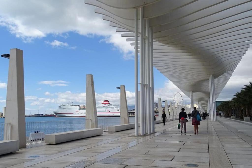 Views In Calm City Center Μάλαγα Εξωτερικό φωτογραφία